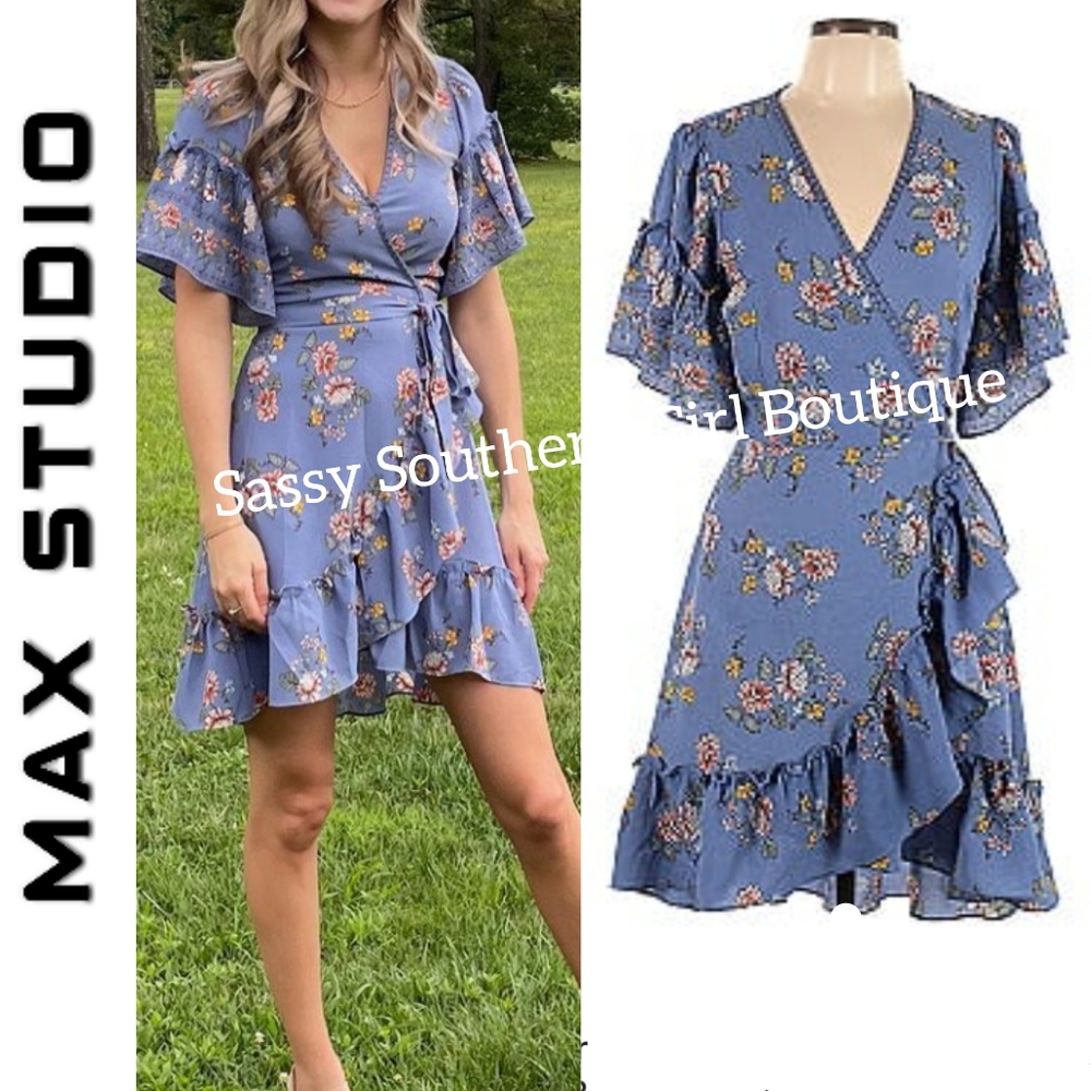 🆕⭐MAX STUDIO blue floral wrap dress